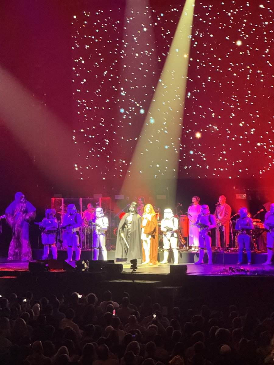 Weird Al Bigger & Weirder, Uncasville